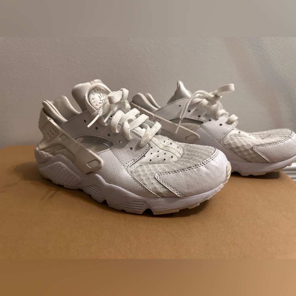 Nike Huarache Women’s Sz 8